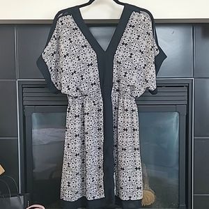 Black Beige Print V-Neck Elastic Waist Cover-up Casual Dress, Size M